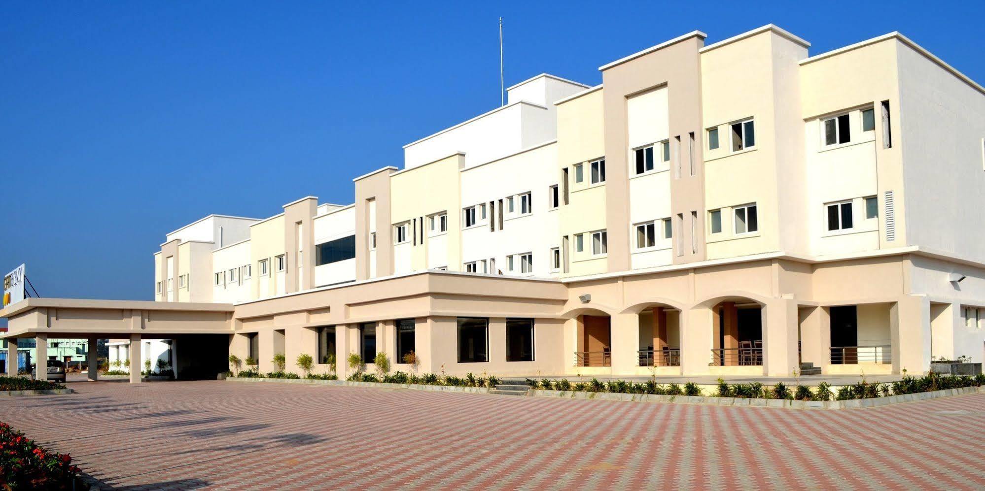 Regency Tiruttani By Grt Hotels Thiruttani Exterior foto